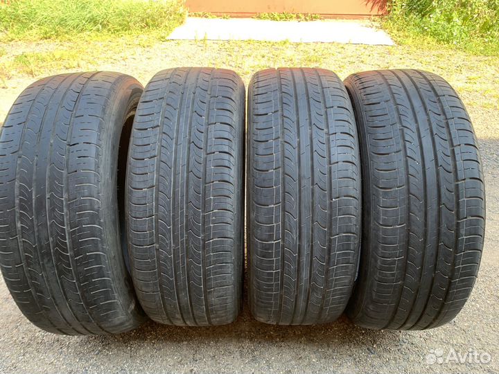 Roadstone CP 672 215/55 R17 94