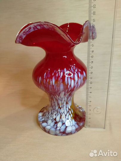 Ваза сульфидно-цинковая Красный май