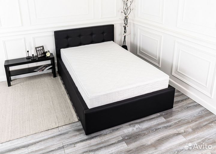 Кровать с матрасом