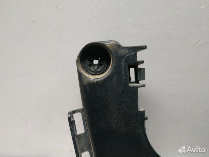 Кронштейн бампера задний правый Jeep Grand