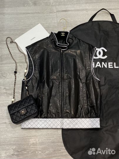 Кожаная жилетка chanel