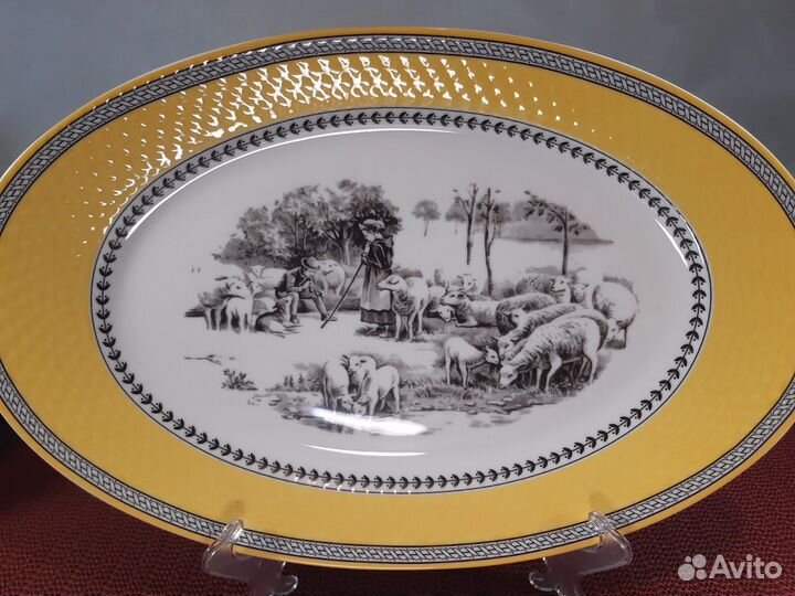 Блюда фарфоровые 42 и 38 см. Zarin, Иран