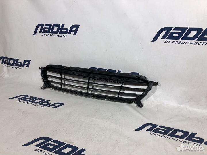 Решетка бампера Hyundai Solaris(10) нижняя