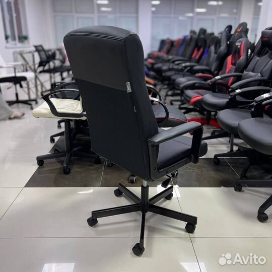 Офисное кресло Dominus (цвета)