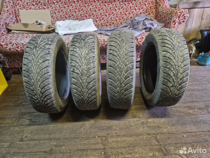 Sava Eskimo Stud 185/65 R15