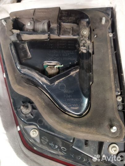 Фонарь крышки багажника на Toyota Land Cruiser 200