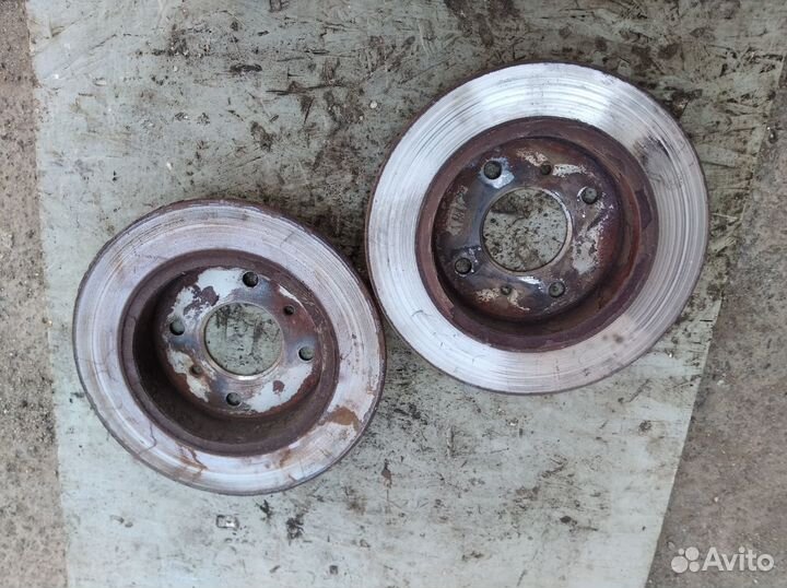 Задние тормозные диски Ниссан Альмера n16