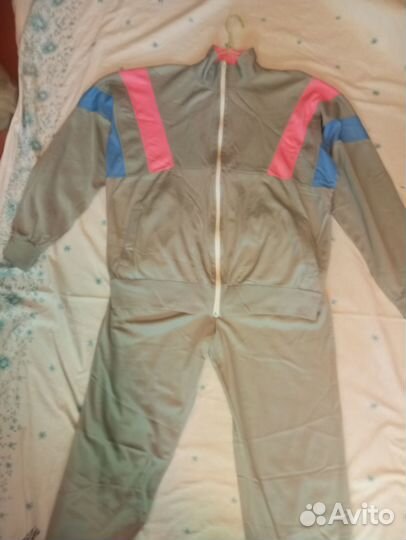 Спортивный костюм женский