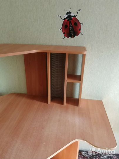 Компьютерный стол