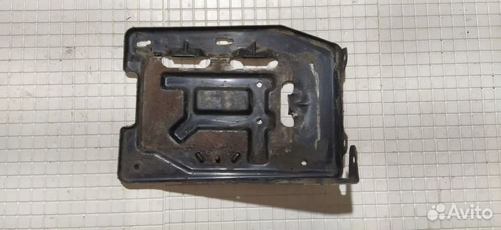 Кронштейн крепления акб Cadillac Escalade III