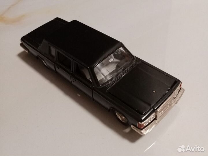 Модель автомобиля ЗИЛ-115