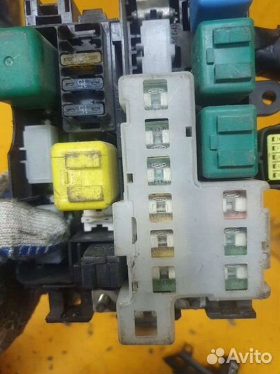 Блок предохранителей Mazda Xedos 9