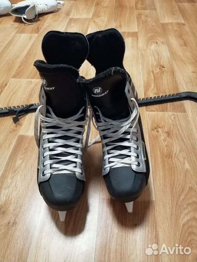 Коньки хоккейные