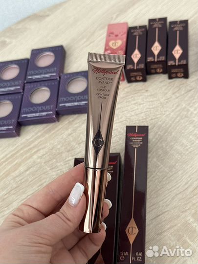 В наличии скульптор Charlotte Tilbury