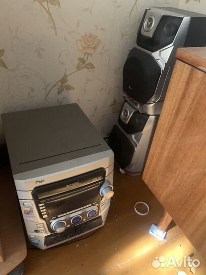 Музыкальный центр LG