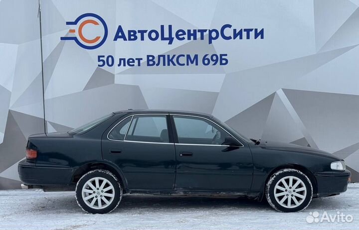 Toyota Camry 2.2 AT, 1994, битый, 330 000 км