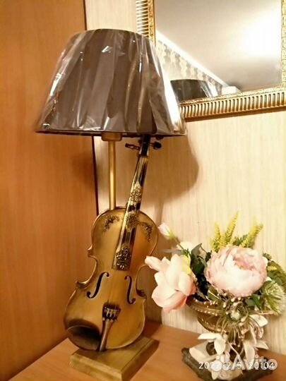 Лампа настольная