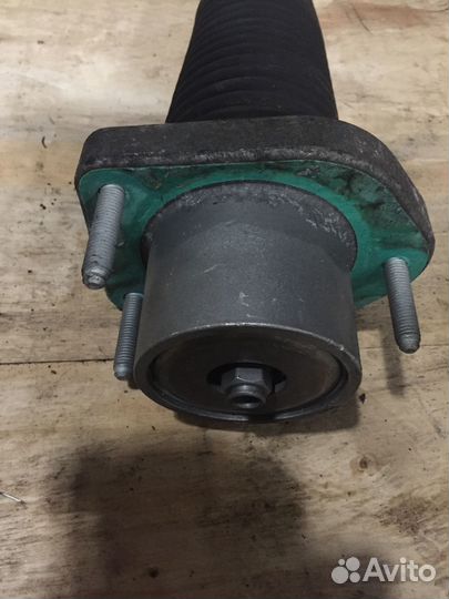 Стойка амортизатора задняя Land Rover Sport 2 рест