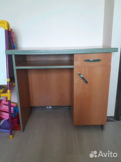 Письменный стол