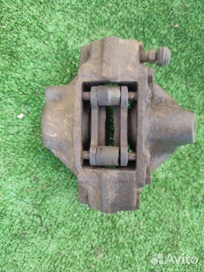 Задний суппорт Mercedes-Benz w201