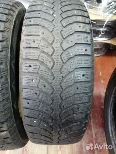 Bridgestone Blizzak Spike-01 205/60 R16