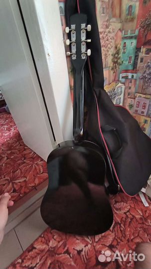 Акустическая гитара 