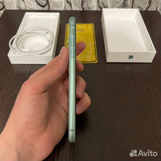 iPhone 11, 64 ГБ