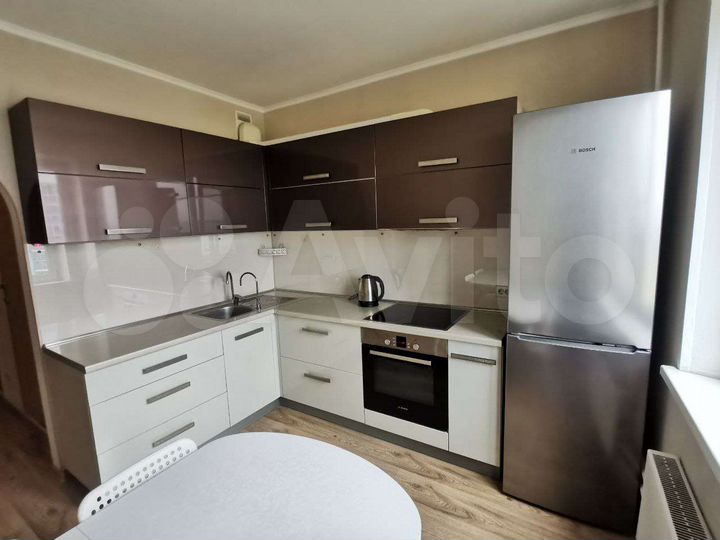 2-к. квартира, 57 м², 6/10 эт.