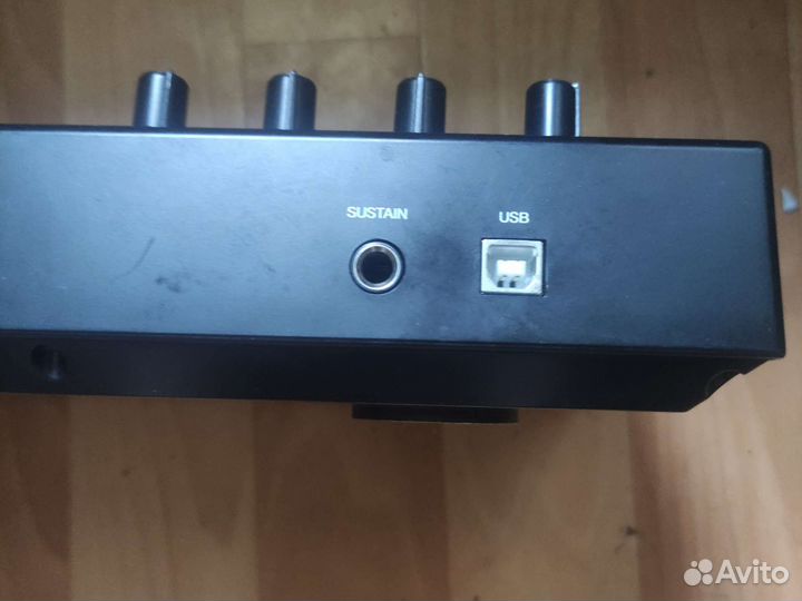 Alesis v25 Миди клавиатура