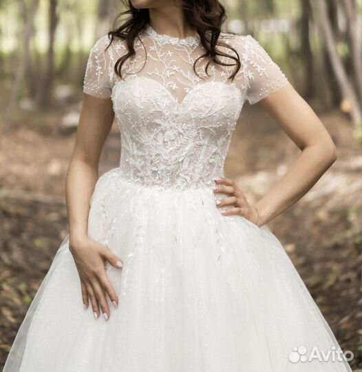 Свадебное платье со шлейфом