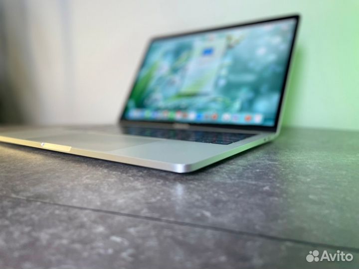 MacBook Pro 13 2019 16/256/i5 254 цикла