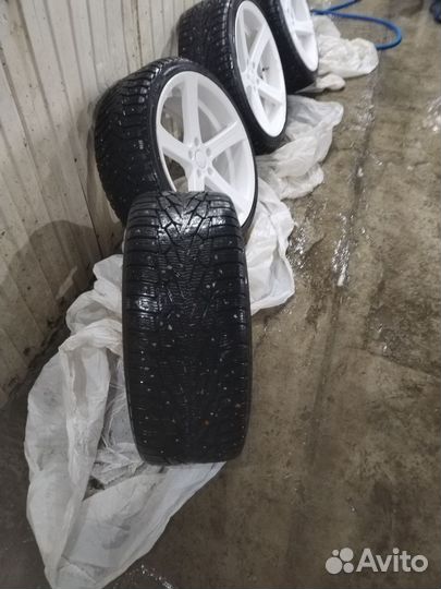 R19 Accelera Delta 235/35, PCD 5x114.3 DIA 15