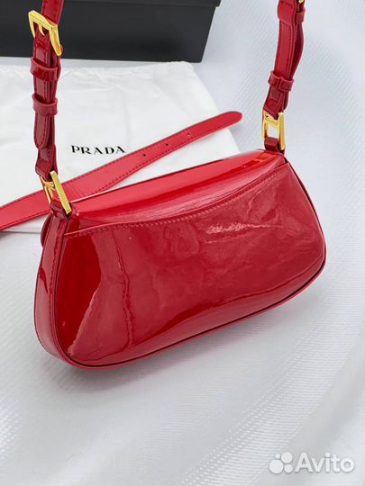 Сумка натуральная лаковая кожа Prada красная