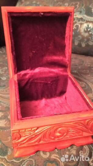 Шкатулка деревянная ручной работы резная