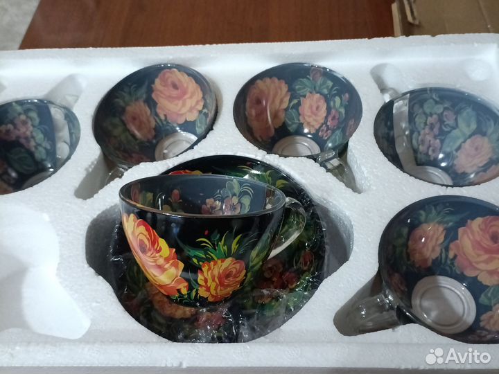 Чайные чашки с блюдцами