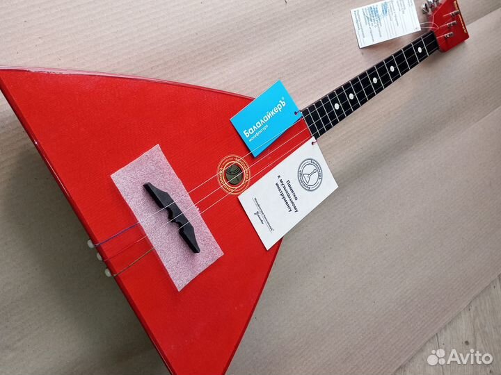 Балалайка красная 3S-TM традиционная