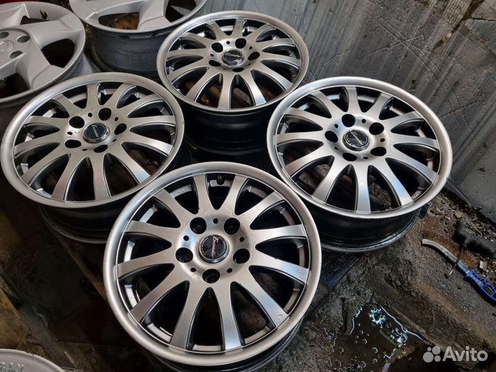 Комплект литых дисков