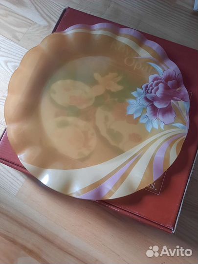 Тарелки мелкие. Из серии не бьющиеся и блюдо