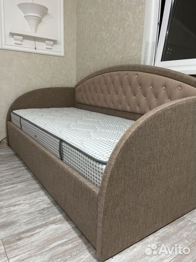 Кровать подростковая