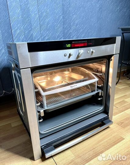 Духовка Neff с прячущейся дверью и функцией пара