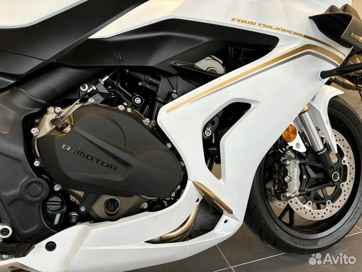 Спортбайк новый QJ Motor SRK 800 RR