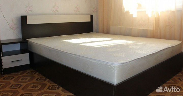 Кровать