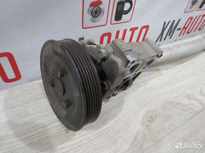 Помпа насос водяной Mitsubishi Outlander XL