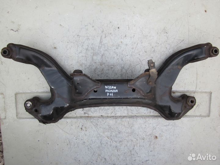 Подрамник Nissan Primera P11