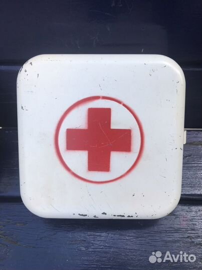 Аптечка металлическая СССР
