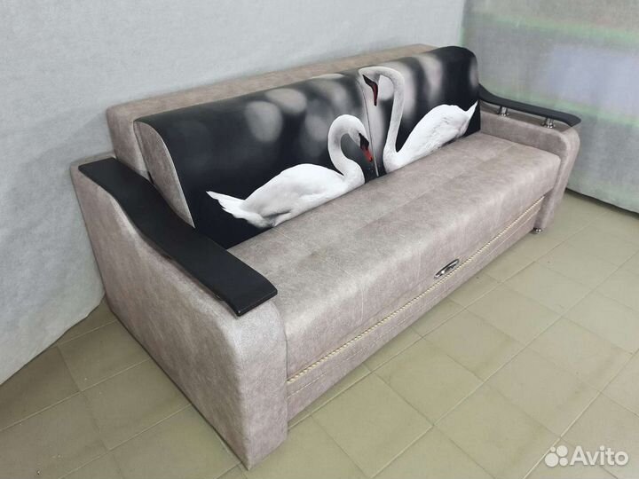 Диван на металлокаркасе