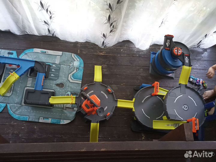 Игрушечная парковка ELC