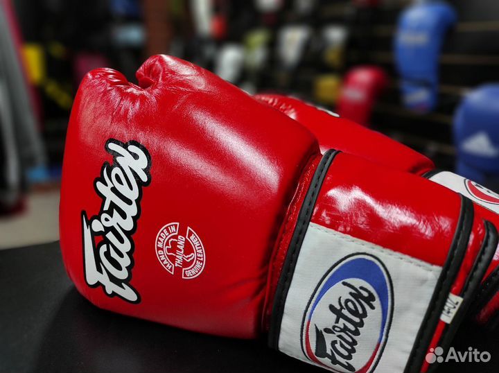 Боксерские перчатки FairTex Red