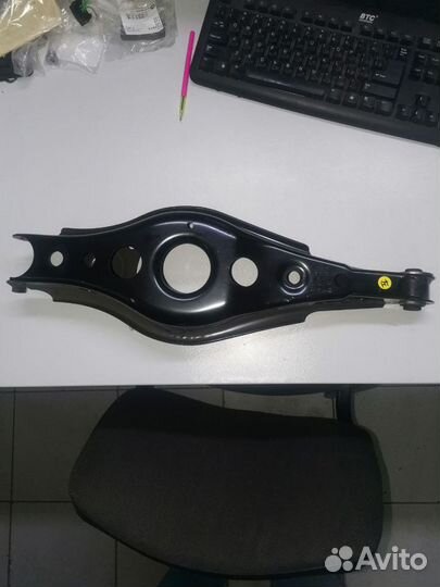 Продольный рычаг подвески задний левый X7, 1014012