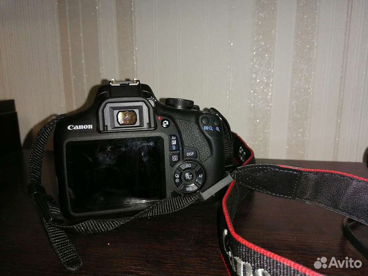 Фотоаппарат зеркальный Canon EOS 2000D EF-S 18-55